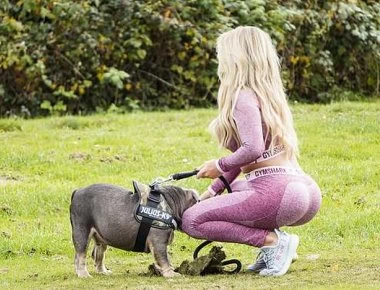 Μας «πέταξε» τα μάτια έξω η κόρη διάσημου ποδοσφαιριστή (φώτο)